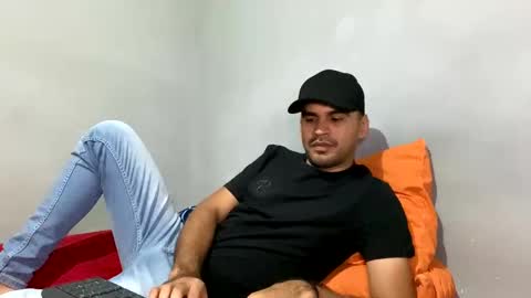 hamiltong12 online show from November 21, 5:06 am