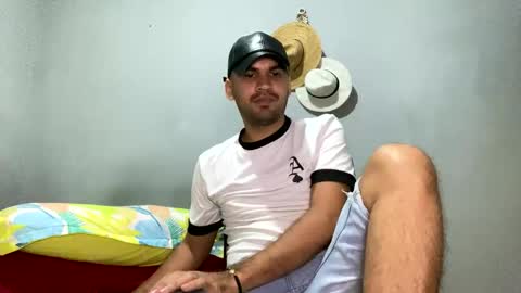 hamiltong12 online show from November 26, 5:32 am