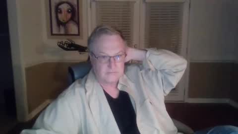 Han online show from October 31, 11:02 am