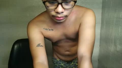 handsome_vanana online show from February 12, 12:05 am