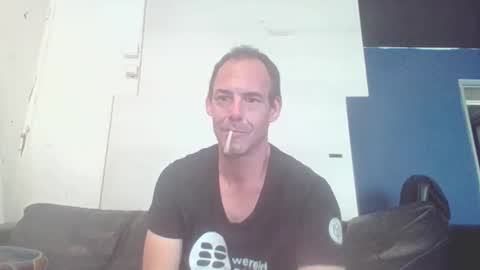 handsomeguy4ever online show from October 20, 2:21 pm