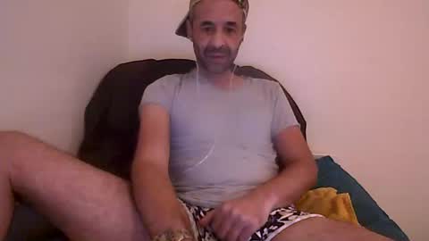 handsomepenis20cm online show from November 3, 11:17 pm