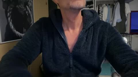 hanky online show from December 25, 3:28 pm