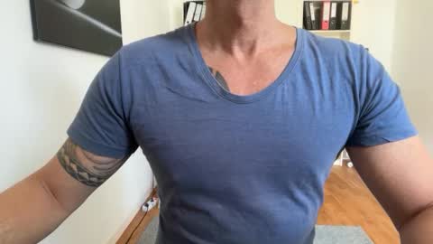 hanky online show from September 28, 10:13 am