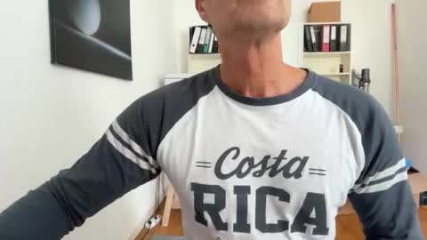 hanky online show from October 6, 9:58 am