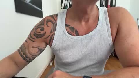 hanky online show from September 19, 11:43 am