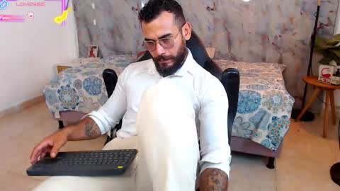 hanz_col online show from December 1, 6:11 pm