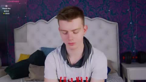 happydeimos online show from April 18, 9:36 pm