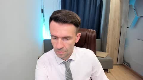 Steve online show from October 3, 8:30 am