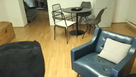 Chris online show from April 19, 6:10 pm