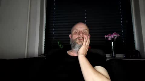 MrLazy online show from April 9, 6:25 pm