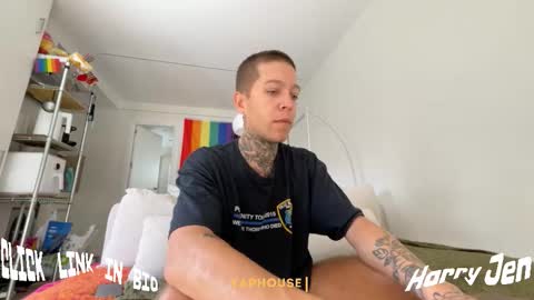 Snapshot of harry_jen chatting on September 21, 8:25 am TAP HERE choise Harry tattoo on chest  Jen curls hair online show from September 21, 8:25 am