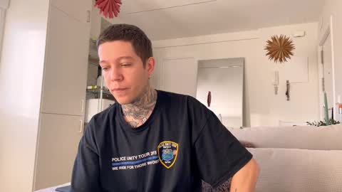 Snapshot of harry_jen chatting on December 28, 8:48 am TAP HERE choise Harry tattoo on chest  Jen curls hair online show from December 28, 8:48 am