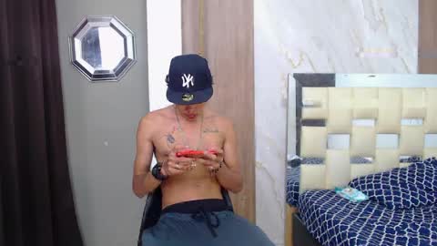 Harry online show from April 2, 9:33 pm