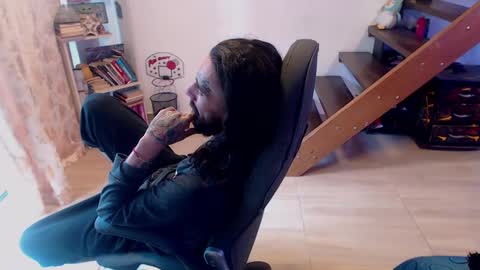 OMAR online show from January 10, 7:32 pm