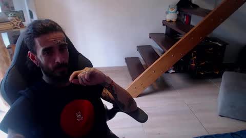 OMAR online show from January 2, 5:18 pm