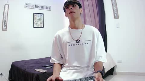 harry thomson online show from November 17, 6:33 pm