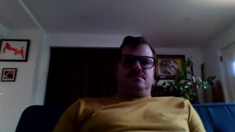 Snapshot of heartofadog604 chatting on December 7, 11:12 pm MT online show from December 7, 11:12 pm