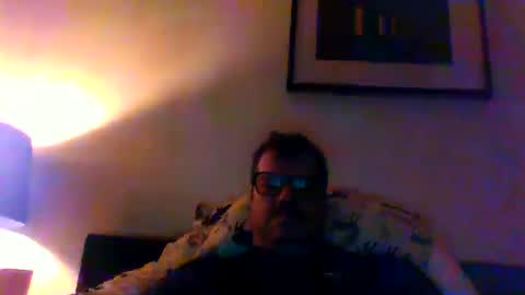 Snapshot of heartofadog604 chatting on December 25, 3:50 am MT online show from December 25, 3:50 am