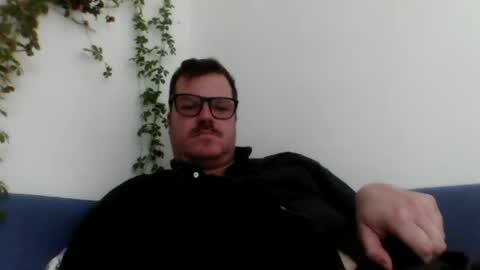 Snapshot of heartofadog604 chatting on January 15, 1:45 am MT online show from January 15, 1:45 am