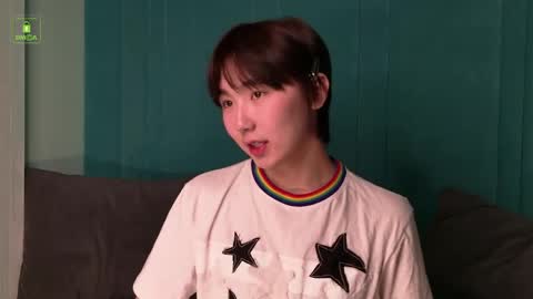 HEEJIN online show from March 25, 8:35 pm