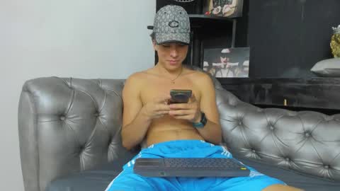 heellboy_ online show from October 15, 7:54 pm