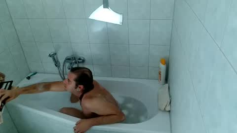 Snapshot of hei_69 chatting on October 1, 4:33 pm hei_69 online show from October 1, 4:33 pm