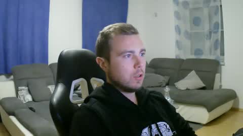 Snapshot of herbstenden chatting on March 1, 9:26 pm John Pearl online show from March 1, 9:26 pm