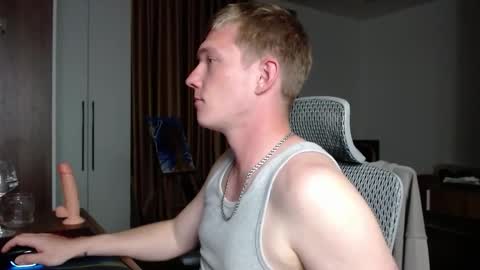 Snapshot of hercules__ chatting on September 17, 2:18 pm Gregblonde Alextattoo online show from September 17, 2:18 pm