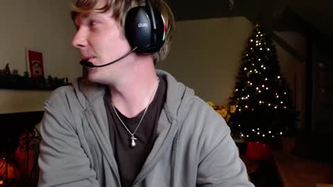 Snapshot of hercules__ chatting on January 6, 1:30 pm Gregblonde Alextattoo online show from January 6, 1:30 pm
