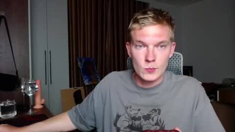 Snapshot of hercules__ chatting on September 24, 12:03 pm Gregblonde Alextattoo online show from September 24, 12:03 pm