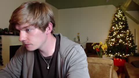 Snapshot of hercules__ chatting on January 7, 12:48 pm Gregblonde Alextattoo online show from January 7, 12:48 pm