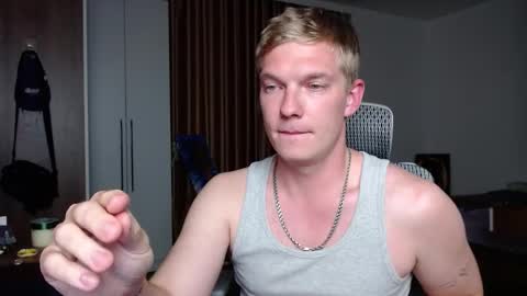 Snapshot of hercules__ chatting on October 7, 3:38 pm Gregblonde Alextattoo online show from October 7, 3:38 pm