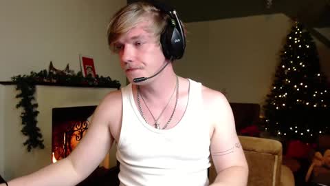 Snapshot of hercules__ chatting on January 13, 3:36 pm Gregblonde Alextattoo online show from January 13, 3:36 pm
