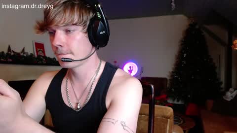 Snapshot of hercules__ chatting on January 15, 3:39 pm Gregblonde Alextattoo online show from January 15, 3:39 pm