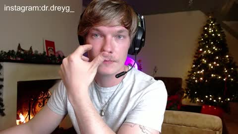 Snapshot of hercules__ chatting on January 10, 2:55 pm Gregblonde Alextattoo online show from January 10, 2:55 pm