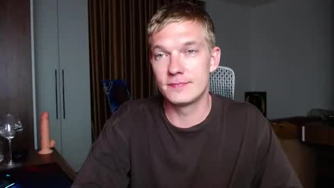 Snapshot of hercules__ chatting on September 22, 2:49 pm Gregblonde Alextattoo online show from September 22, 2:49 pm