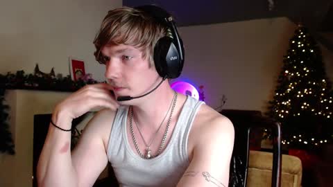 Snapshot of hercules__ chatting on January 11, 11:23 am Gregblonde Alextattoo online show from January 11, 11:23 am