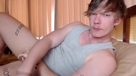 Snapshot of hercules__ chatting on January 4, 4:01 am Gregblonde Alextattoo online show from January 4, 4:01 am