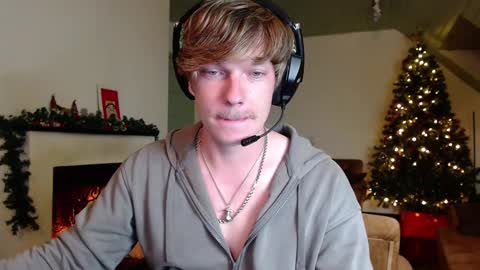 Snapshot of hercules__ chatting on January 12, 3:03 pm Gregblonde Alextattoo online show from January 12, 3:03 pm