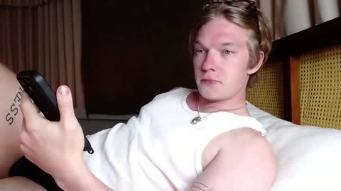 Snapshot of hercules__ chatting on February 18, 2:27 pm Gregblonde Alextattoo online show from February 18, 2:27 pm