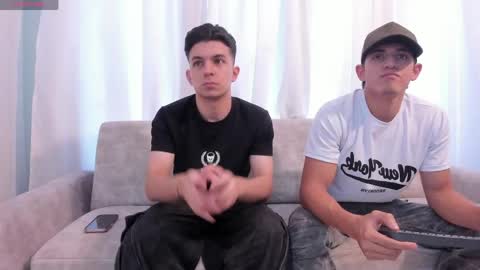 heteros men online show from May 22, 7:19 pm
