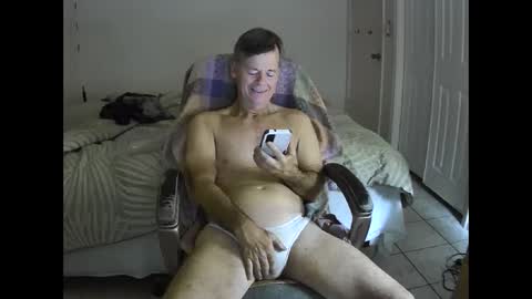 Snapshot of hewes1 chatting on December 7, 6:32 am hewes1 online show from December 7, 6:32 am