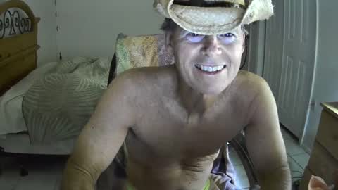 Snapshot of hewes1 chatting on February 21, 5:24 am hewes1 online show from February 21, 5:24 am