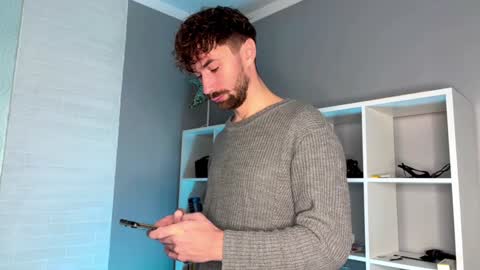 Snapshot of hey_arnold chatting on December 31, 3:09 pm Arnold online show from December 31, 3:09 pm