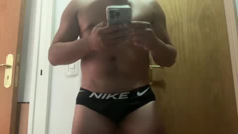 hhernan1 online show from March 5, 2:12 pm