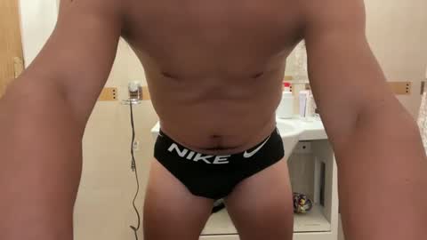 hhernan1 online show from January 22, 10:28 pm