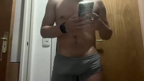 hhernan1 online show from October 8, 10:03 pm