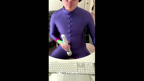 Snapshot of higher_lycra chatting on January 19, 10:39 pm higher_lycra online show from January 19, 10:39 pm