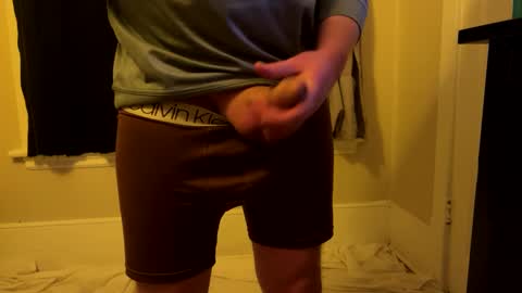 Snapshot of hockeyboy996 chatting on February 21, 2:06 am hockeyboy996 online show from February 21, 2:06 am